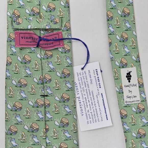 VINEYARD VINES SILK TIE FAST FOOD GREEN HAMBURGER SHAKE PATTERN 3.5" X 59" NEW - Picture 3 of 4